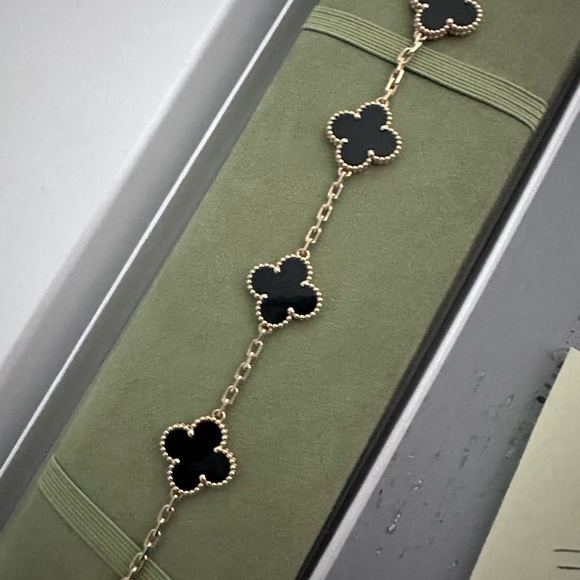 Van cleef and arpels black onyx 5 motif Alhambra bracelet - Picture 4 of 6